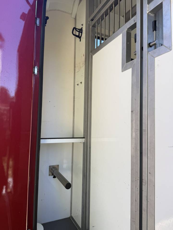 Furgoneta para caballos Renault Renault Master DCI 150 STX mod&egrave;le Stalle 2015 De segunda mano