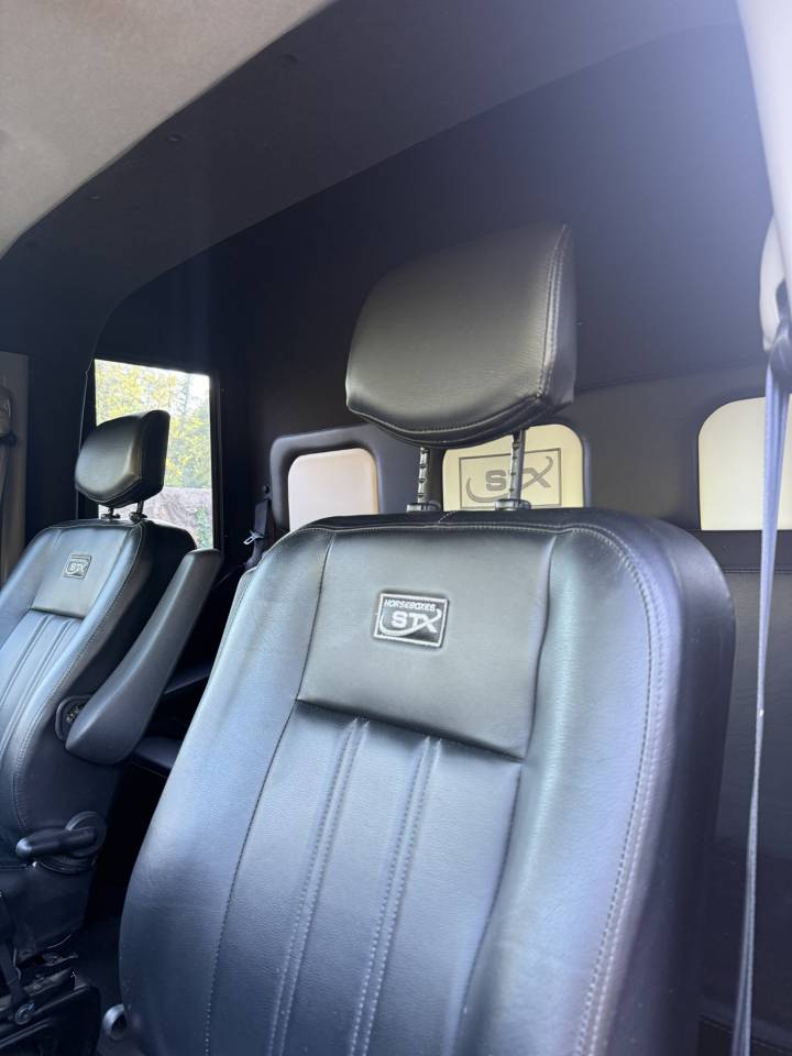 Furgoneta para caballos Renault Renault Master DCI 150 STX mod&egrave;le Stalle 2015 De segunda mano