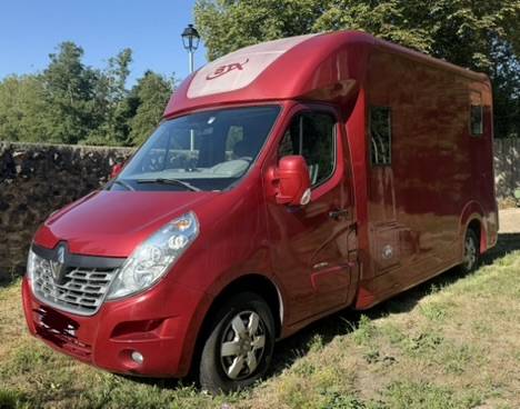 Furgoneta para caballos Renault Renault Master DCI 150 STX mod&egrave;le Stalle 2015 De segunda mano