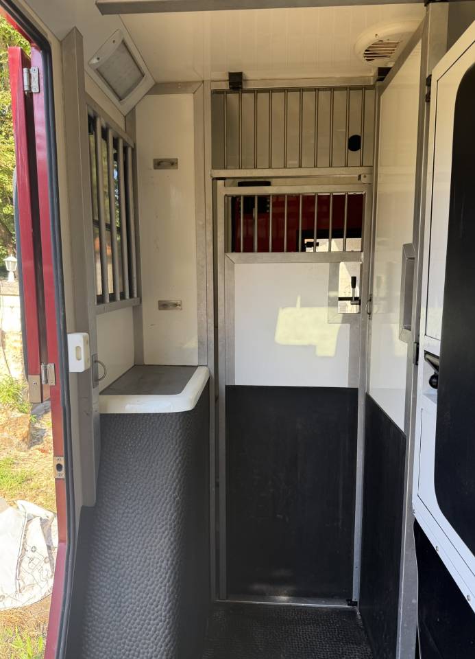 Furgoneta para caballos Renault Renault Master DCI 150 STX mod&egrave;le Stalle 2015 De segunda mano