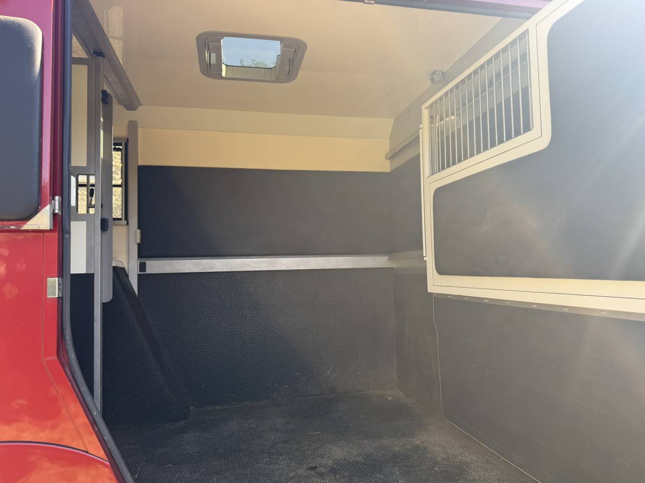 Furgoneta para caballos Renault Renault Master DCI 150 STX mod&egrave;le Stalle 2015 De segunda mano