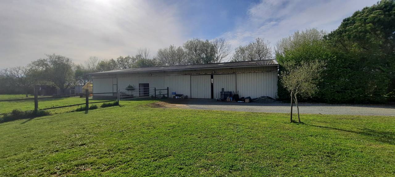 Bonita residencia ecuestre En venta Charente Mar&iacute;timo