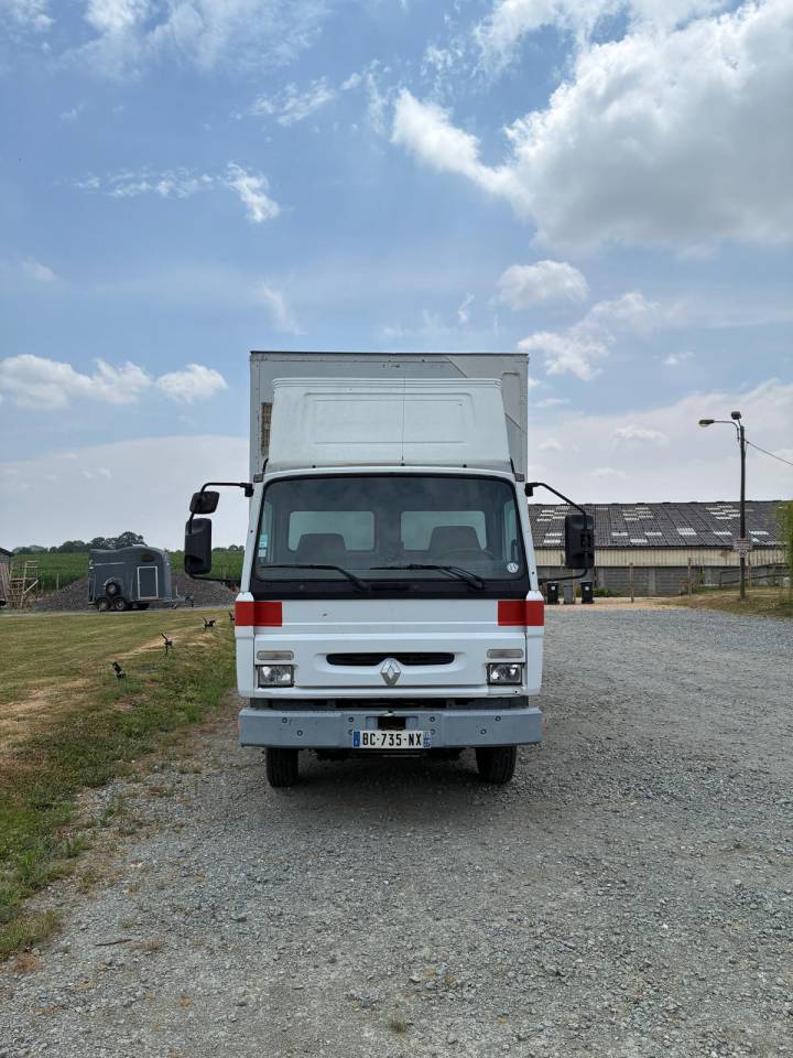 Cami&oacute;n para caballos Renault RENAULT 1998 De segunda mano