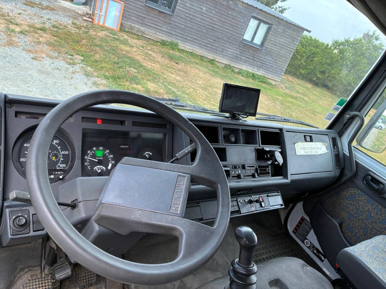 Cami&oacute;n para caballos Renault RENAULT 1998 De segunda mano