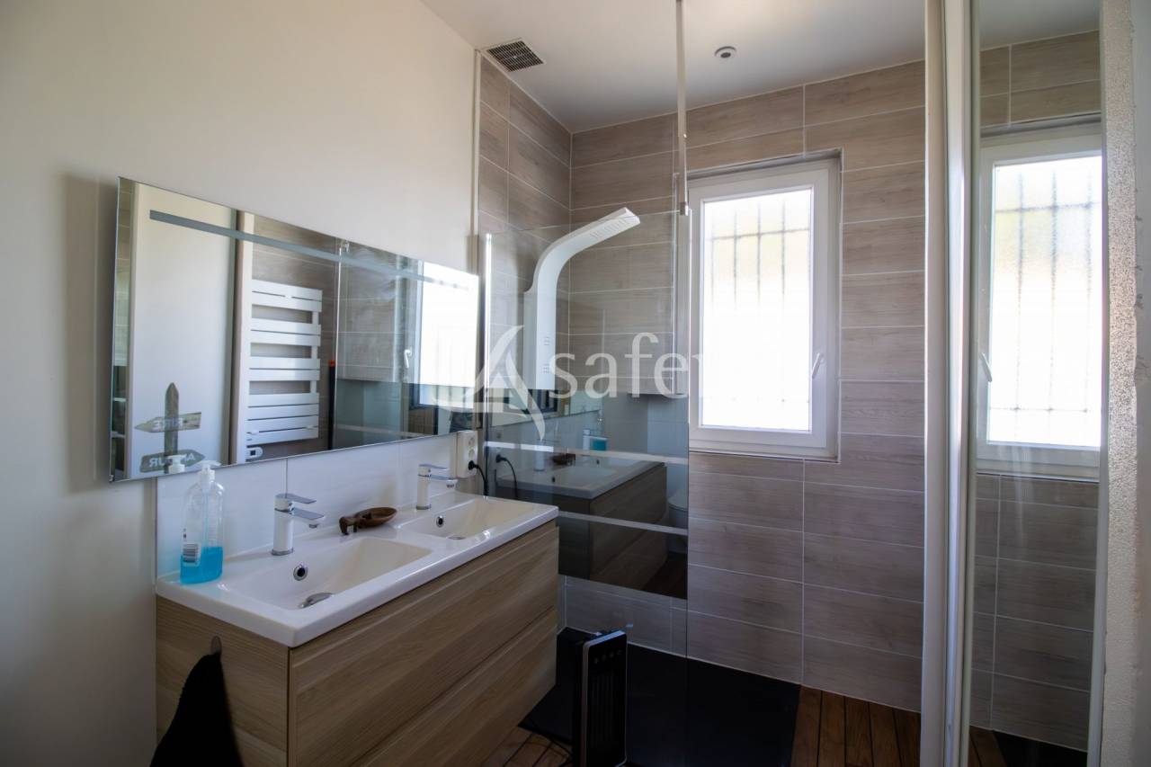 Propiedad ecuestre En venta Vend&eacute;e