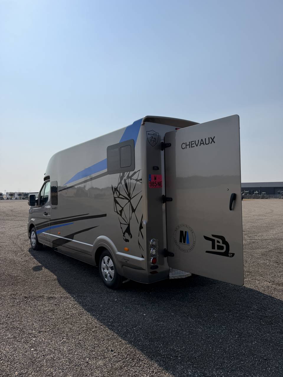 Furgoneta para caballos Barbot LS5 Renault master  2026 Nuevo