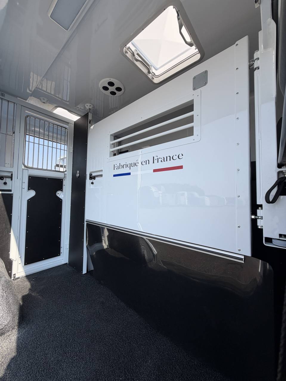 Furgoneta para caballos Barbot LS5 Renault master  2026 Nuevo