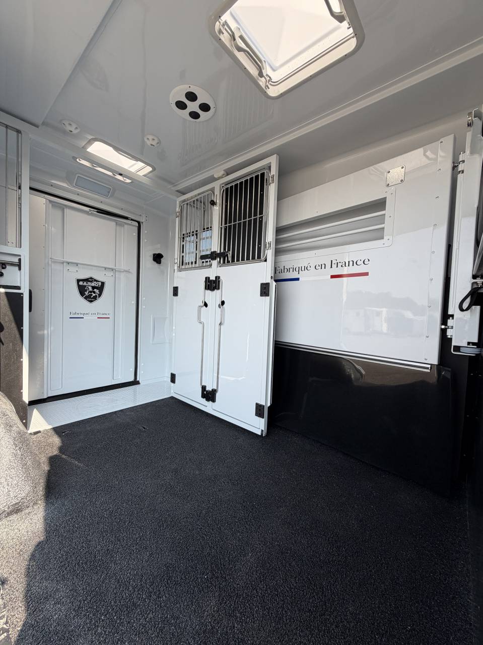 Furgoneta para caballos Barbot LS5 Renault master  2026 Nuevo