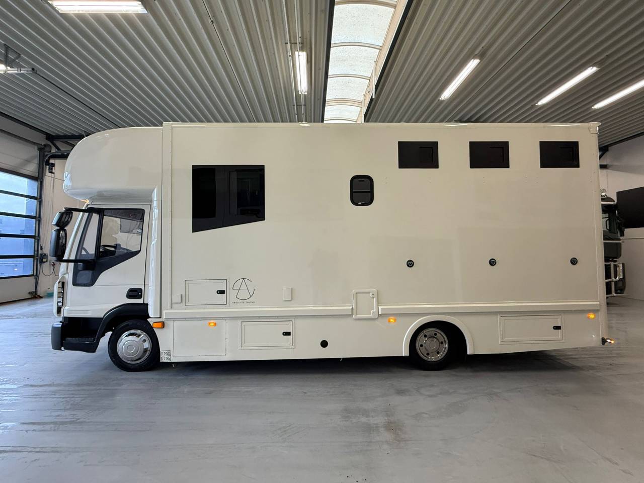 Cami&oacute;n para caballos Iveco living 2017 De segunda mano