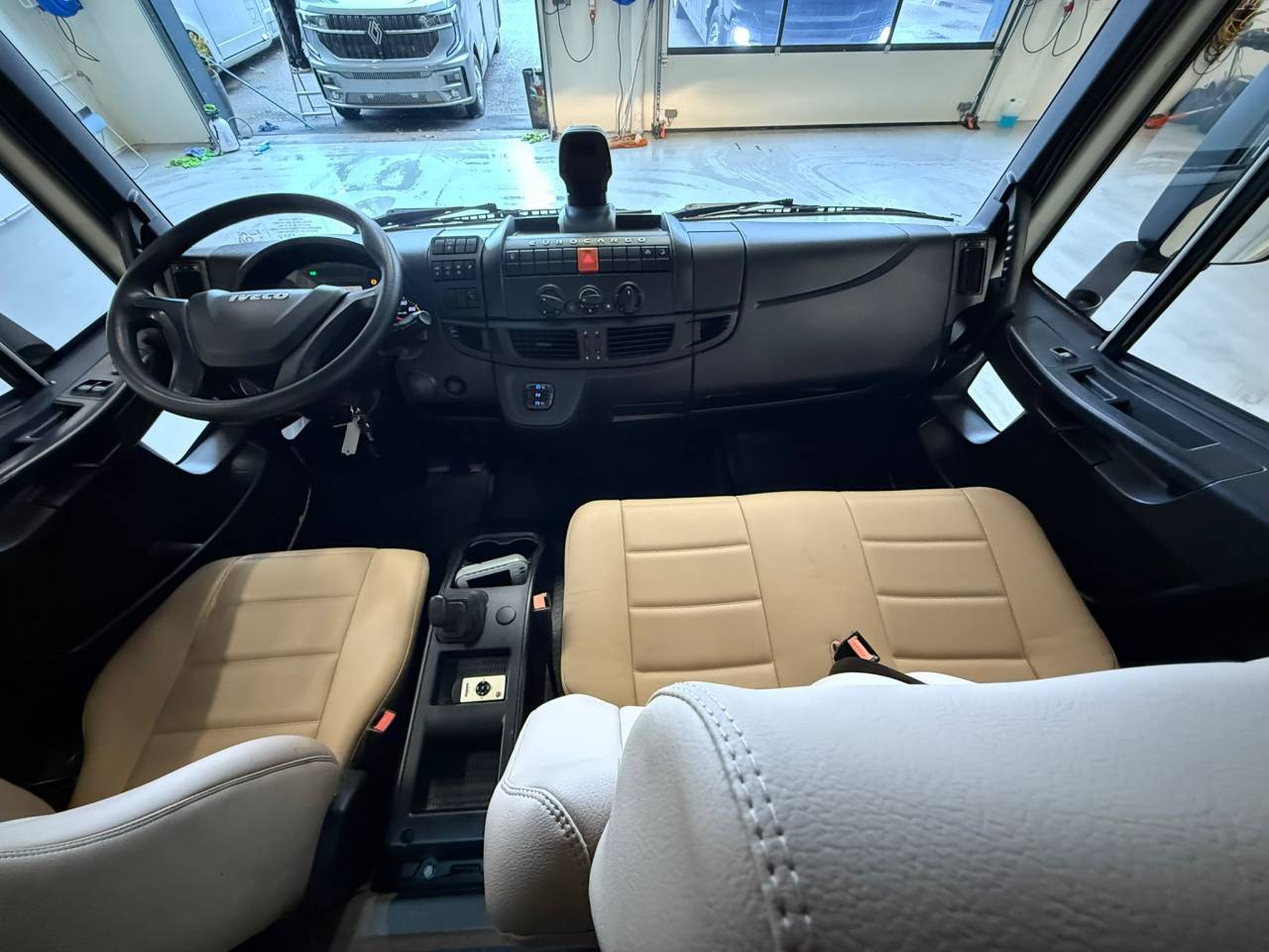 Cami&oacute;n para caballos Iveco living 2017 De segunda mano