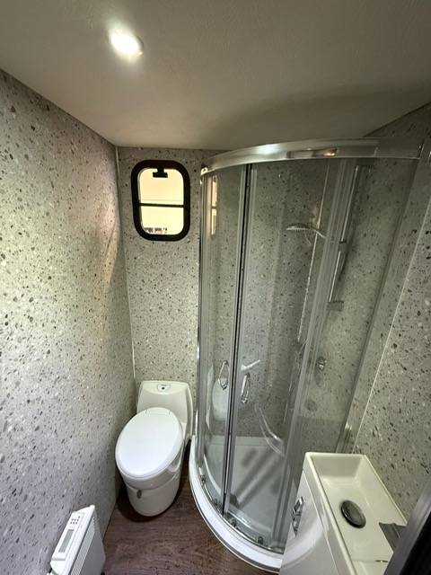 Cami&oacute;n para caballos Iveco living 2017 De segunda mano