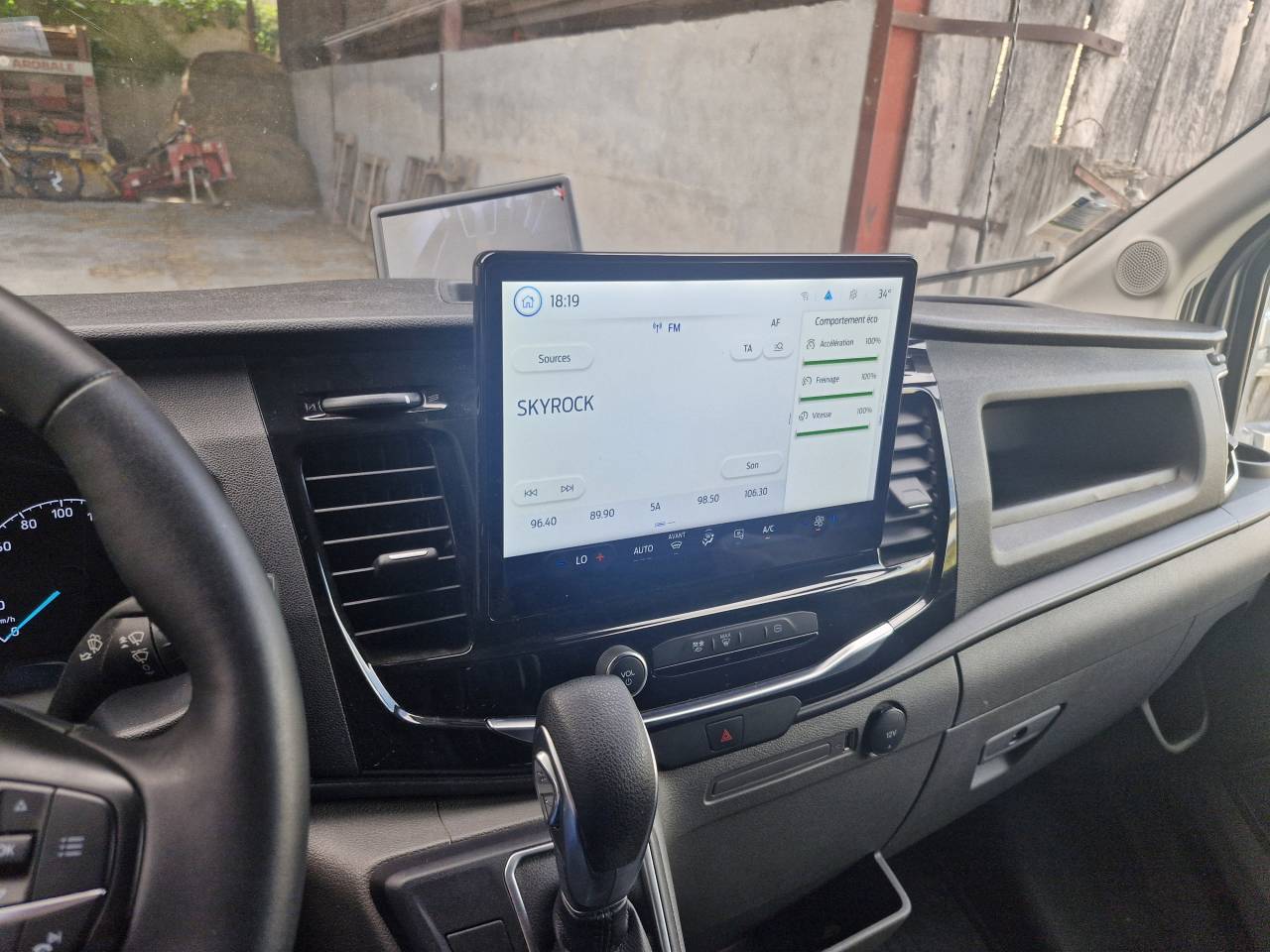 Furgoneta para caballos Ford FORD 2023 De segunda mano