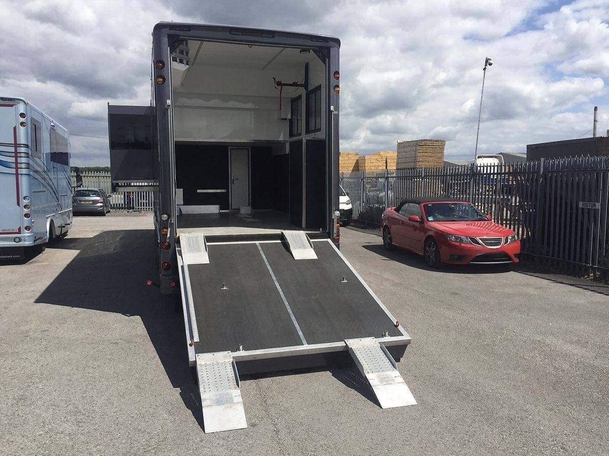 AUTOCARAVANA/CAMION DE LUJO