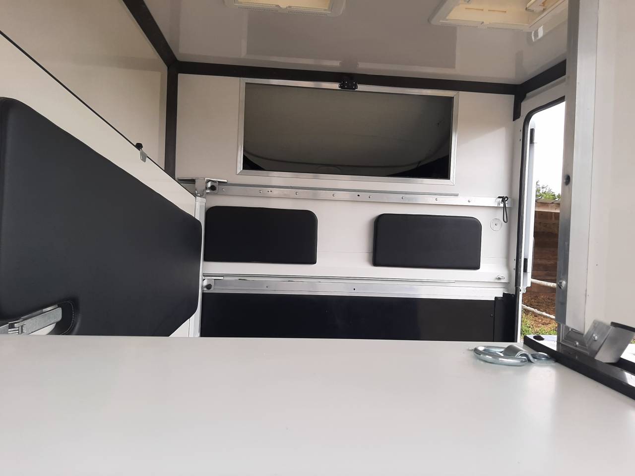 Furgoneta para caballos Renault Master 2017 De segunda mano