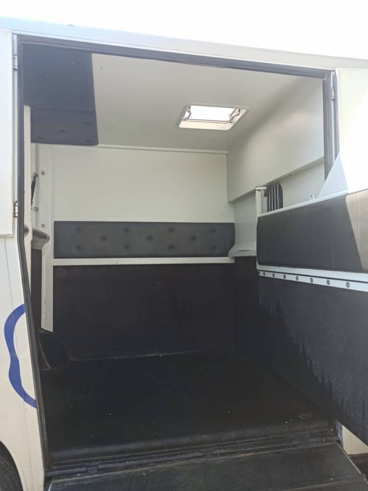 Furgoneta para caballos Chardron renault Master 2010 De segunda mano
