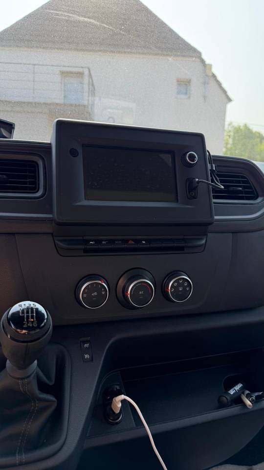 Furgoneta para caballos Renault Master  2025 De segunda mano