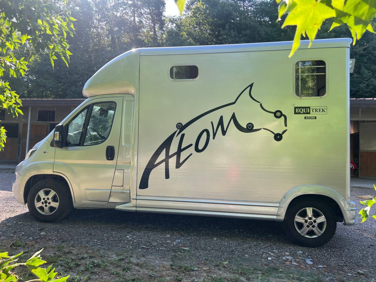 Furgoneta para caballos Equi-Trek Atom 2018 De segunda mano