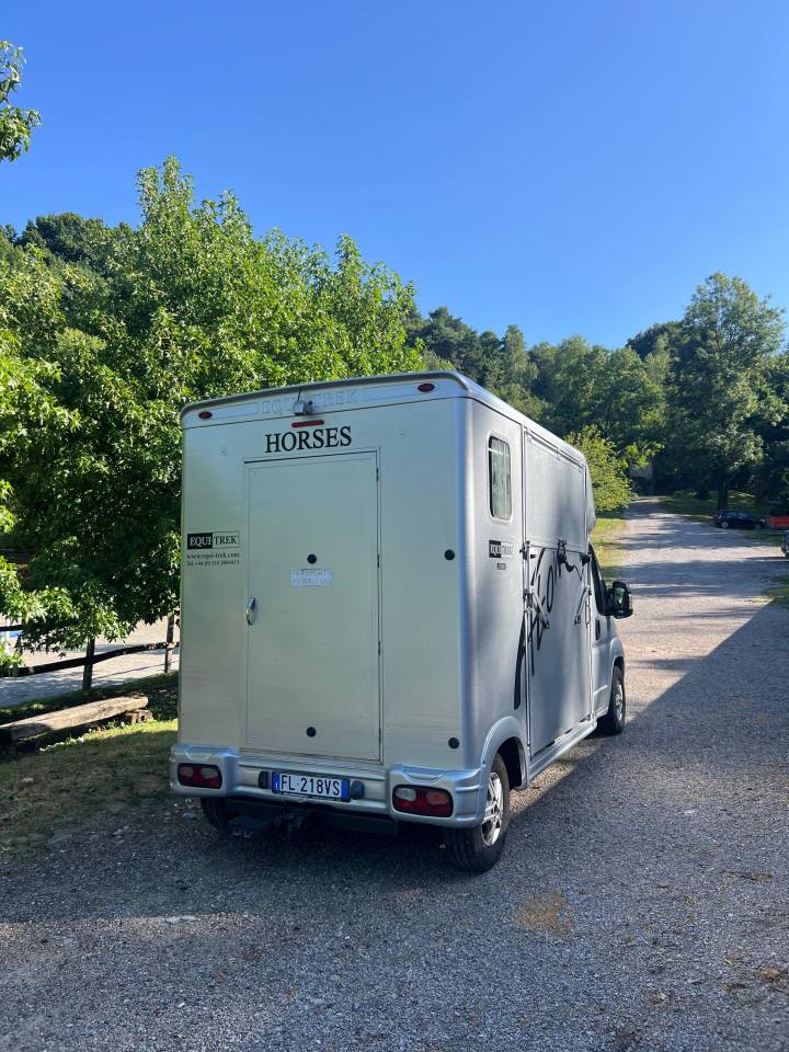Furgoneta para caballos Equi-Trek Atom 2018 De segunda mano