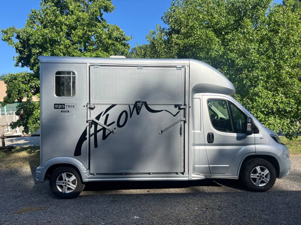 Furgoneta para caballos Equi-Trek Atom 2018 De segunda mano
