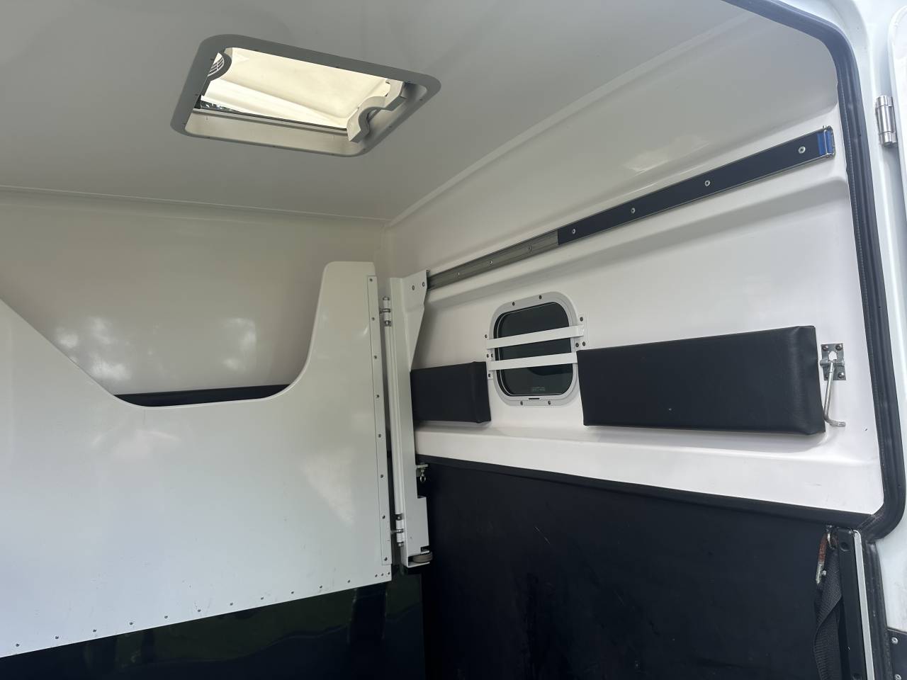 Furgoneta para caballos Renault Master  2020 De segunda mano