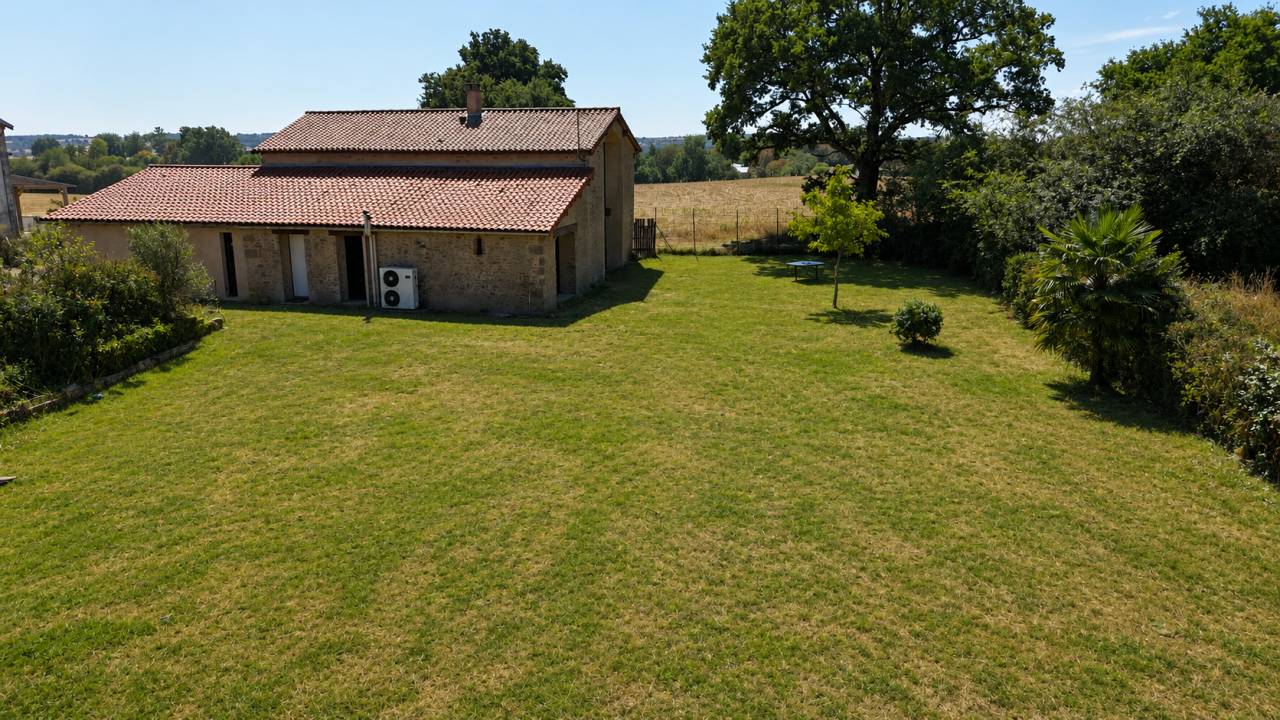 Propiedad ecuestre En venta Vend&eacute;e
