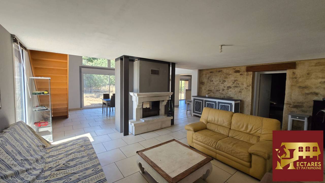 Propiedad ecuestre En venta Vend&eacute;e