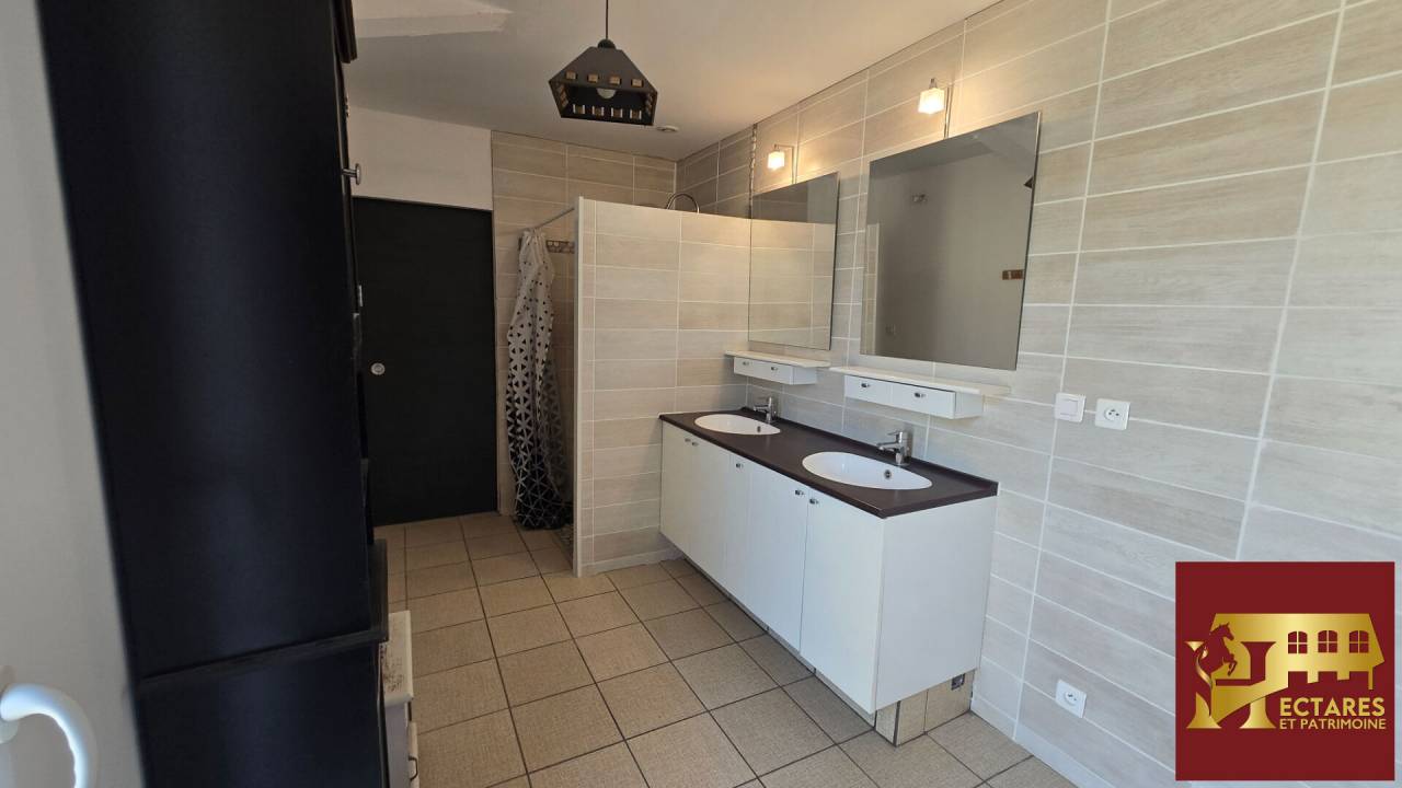 Propiedad ecuestre En venta Vend&eacute;e