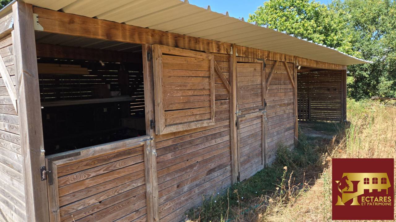 Propiedad ecuestre En venta Vend&eacute;e