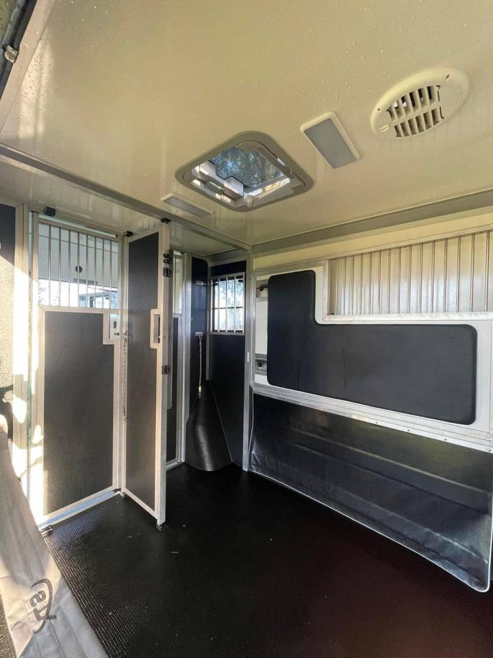 Furgoneta para caballos STX Renault Master 2022 Nuevo
