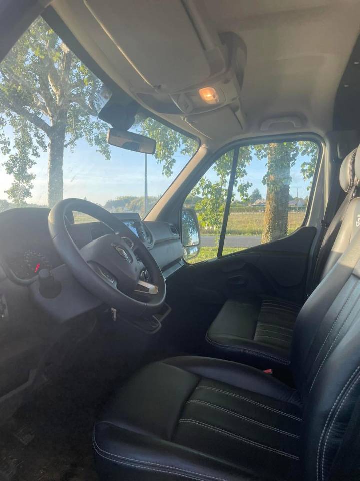 Furgoneta para caballos STX Renault Master 2022 Nuevo