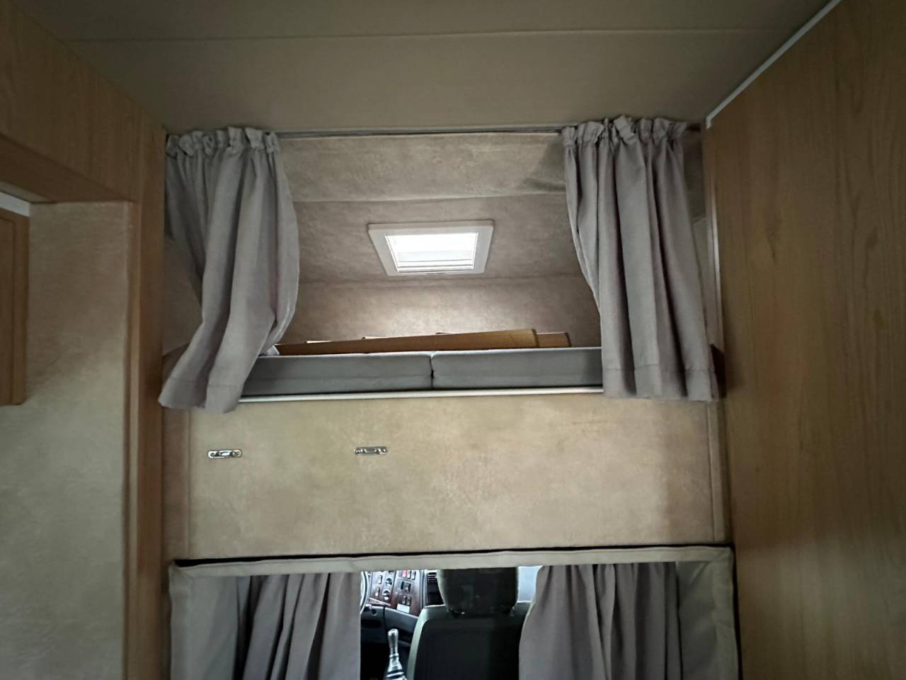 Cami&oacute;n para caballos Mercedes MERCEDES-BENZ ATEGO 1529 JL INTERNATIONAL 7 2008 De segunda mano
