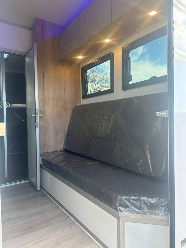 Cami&oacute;n para caballos Iveco IVECO DAILY 50.210 MSG STABLEHOPPER XXL PLUS 2026 Nuevo