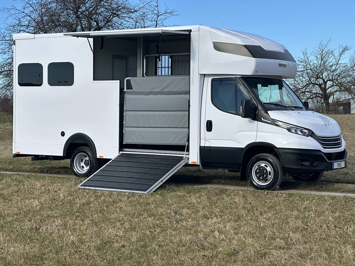 Cami&oacute;n para caballos Iveco IVECO DAILY 50.210 MSG STABLEHOPPER XXL PLUS 2026 Nuevo
