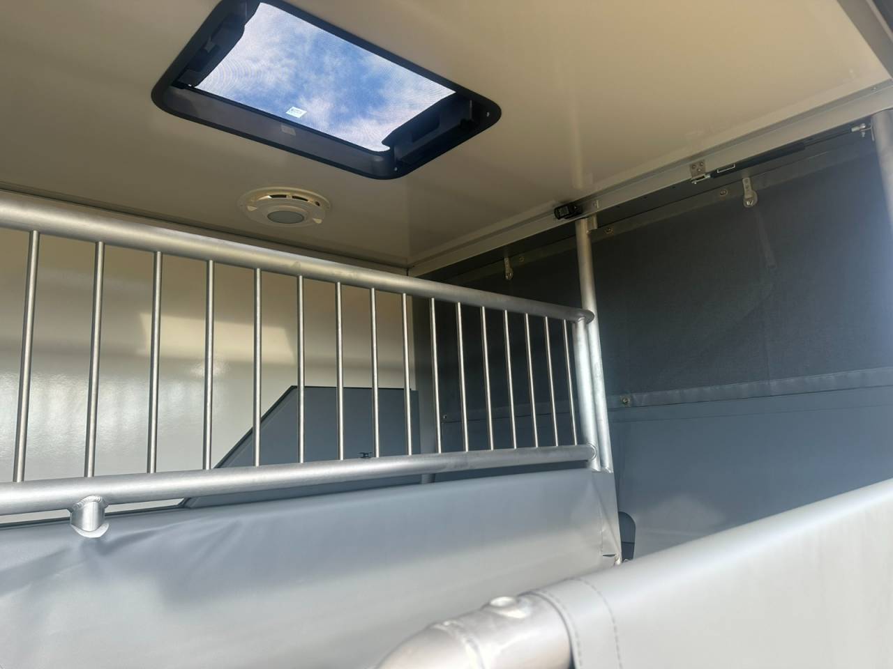 Cami&oacute;n para caballos Iveco IVECO DAILY 50.210 MSG STABLEHOPPER XXL PLUS 2026 Nuevo