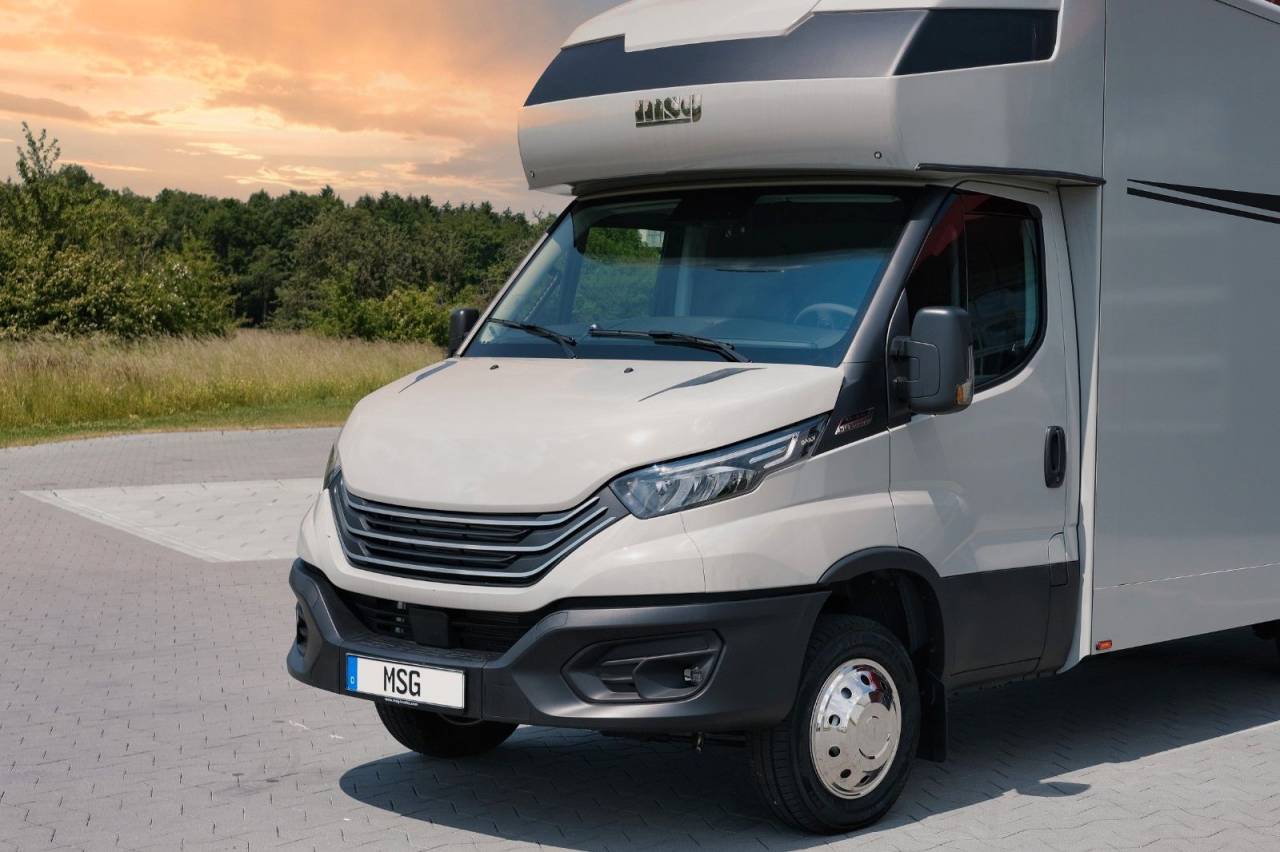 Cami&oacute;n para caballos Iveco IVECO DAILY 50.210 MSG STABLEHOPPER XXL 2026 Nuevo
