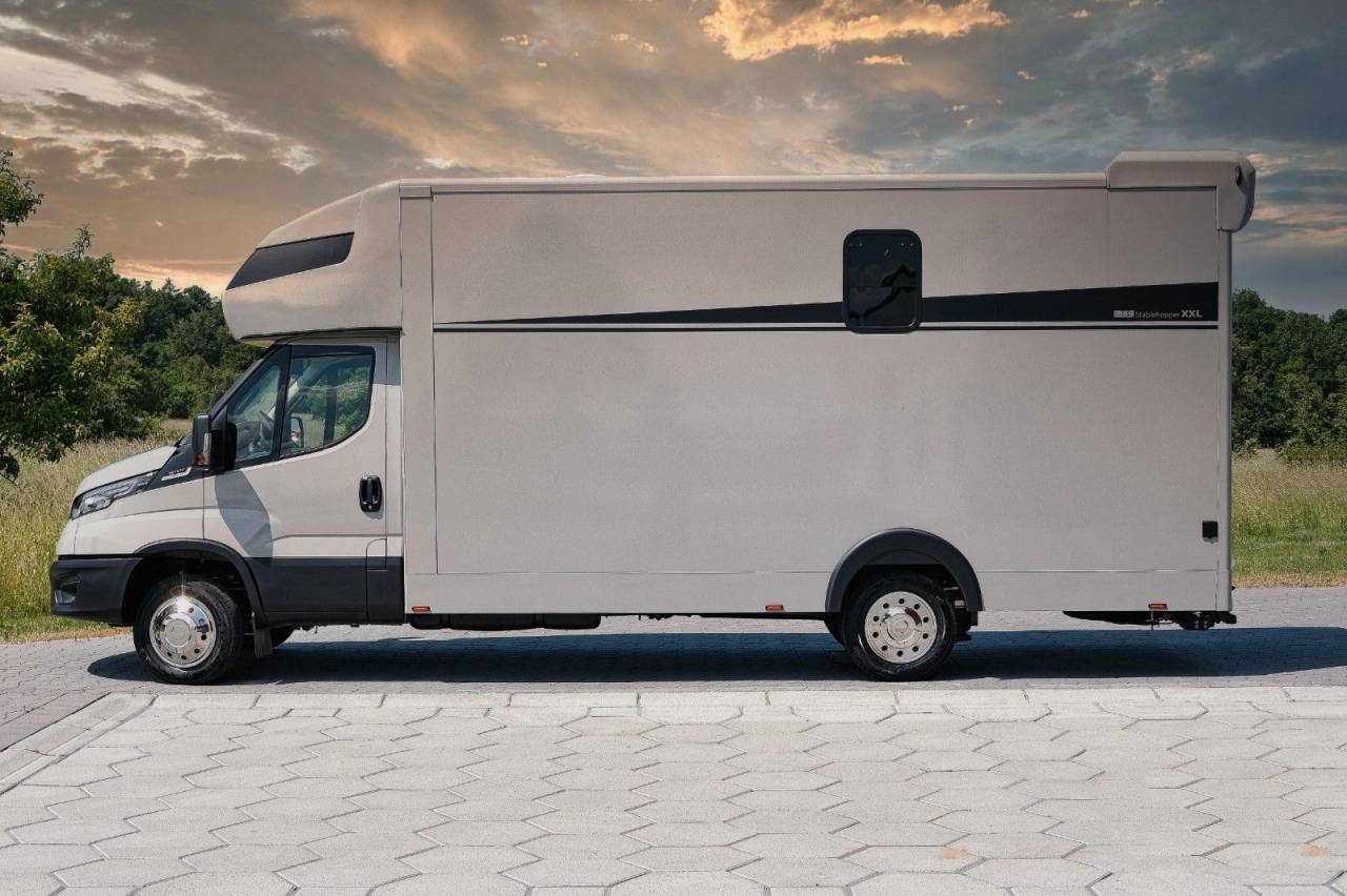 Cami&oacute;n para caballos Iveco IVECO DAILY 50.210 MSG STABLEHOPPER XXL 2026 Nuevo
