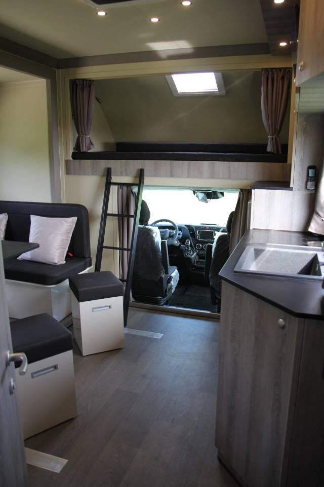 Cami&oacute;n para caballos Iveco IVECO DAILY 70C21 WMS POP OUT 2026 Nuevo