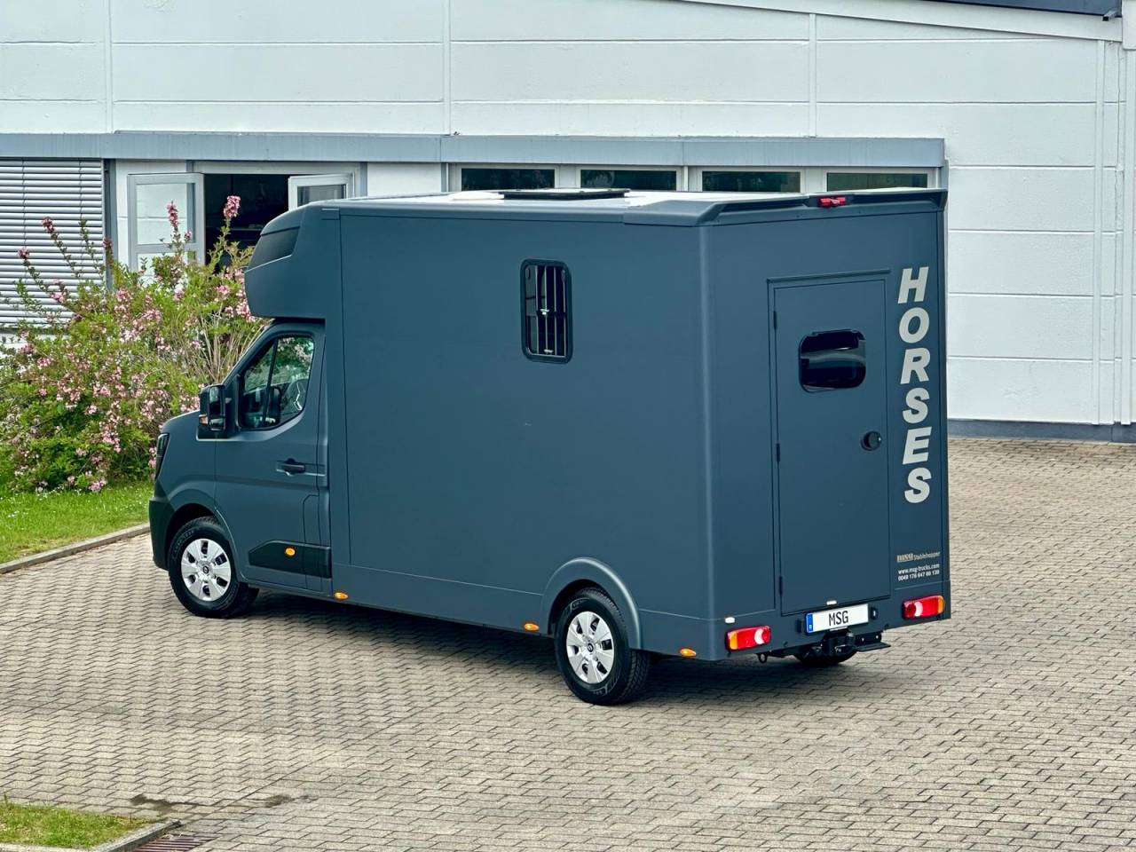 Furgoneta para caballos Renault RENAULT MASTER 170 MSG STALLION LIGHT AUTOMATIQUE 2026 Nuevo