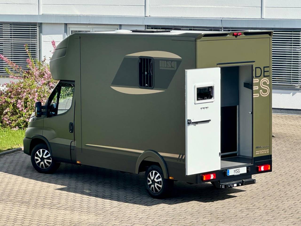 Furgoneta para caballos Iveco IVECO DAILY 35-210 HI-MATIC MSG STALLION LIGHT 2026 Nuevo