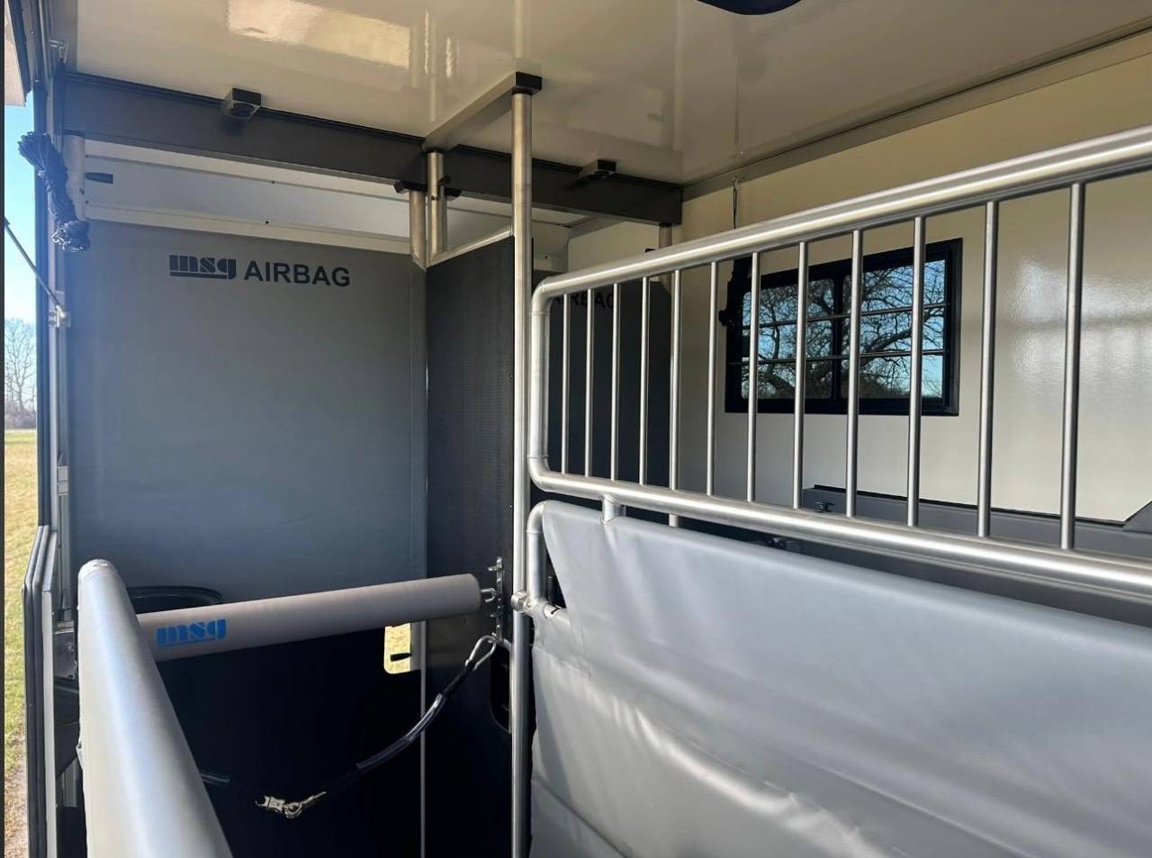 Furgoneta para caballos Iveco IVECO DAILY 35-210 HI-MATIC MSG STALLION LIGHT 2026 Nuevo