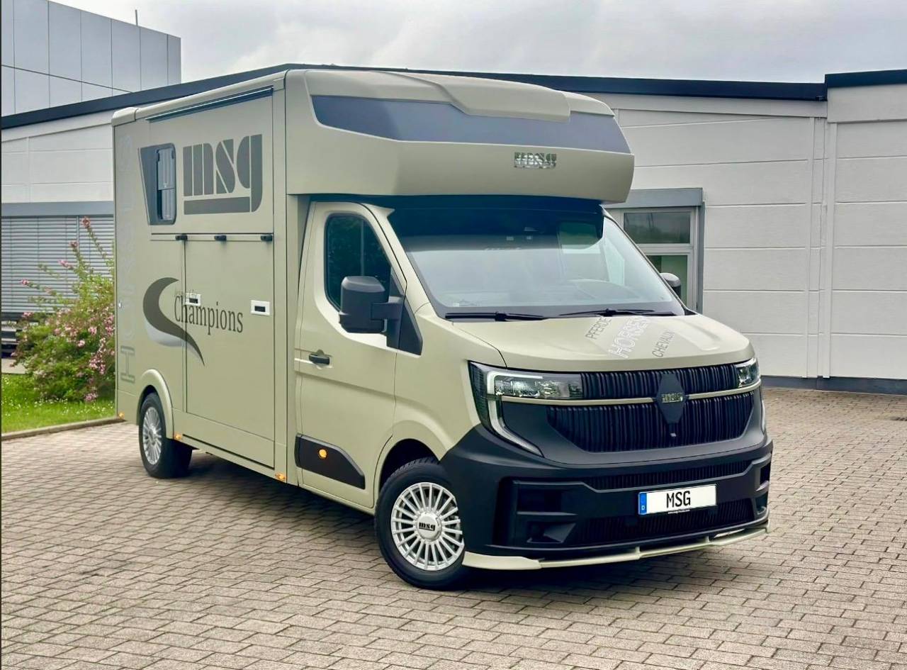 Furgoneta para caballos Renault RENAULT MASTER 170 MSG STALLION LIGHT AUTOMATIQUE 2026 Nuevo