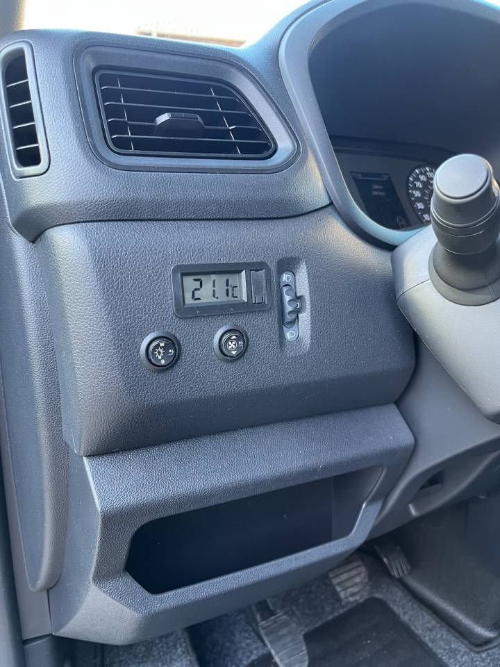 Furgoneta para caballos Nissan NISSAN INTERSTAR DCI 165 MSG STALLION LIGHT 2026 De segunda mano
