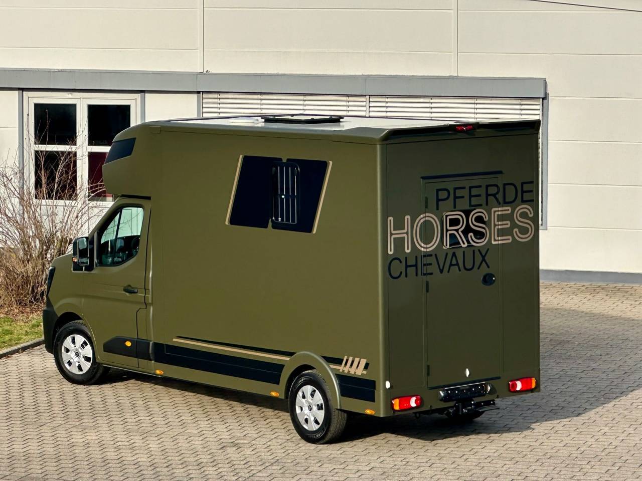Furgoneta para caballos Renault RENAULT MASTER 170 MSG STALLION LIGHT AUTOMATIQUE 2026 Nuevo