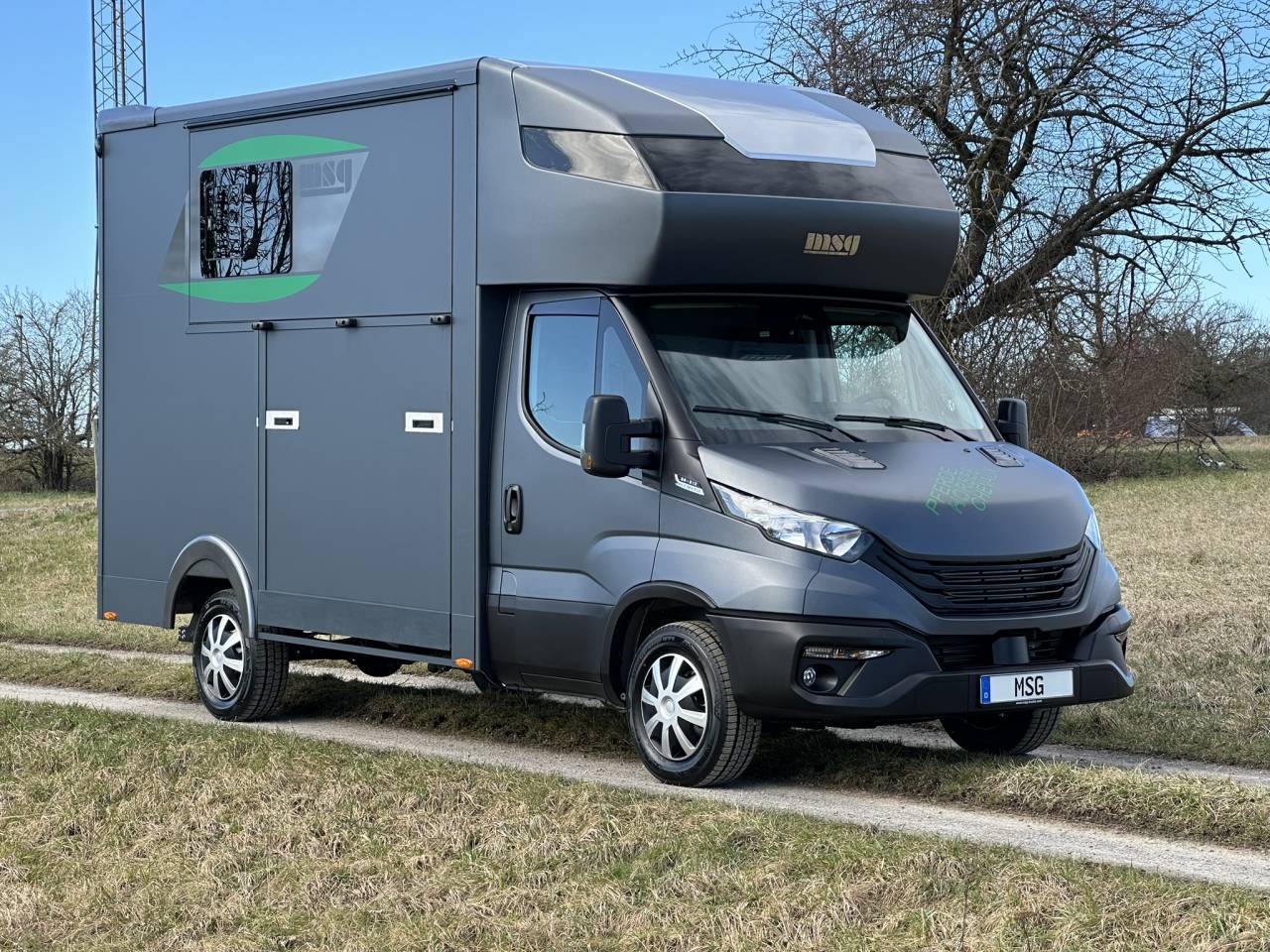 Furgoneta para caballos Iveco IVECO DAILY 35-210 HI-MATIC MSG STALLION LIGHT 2026 Nuevo