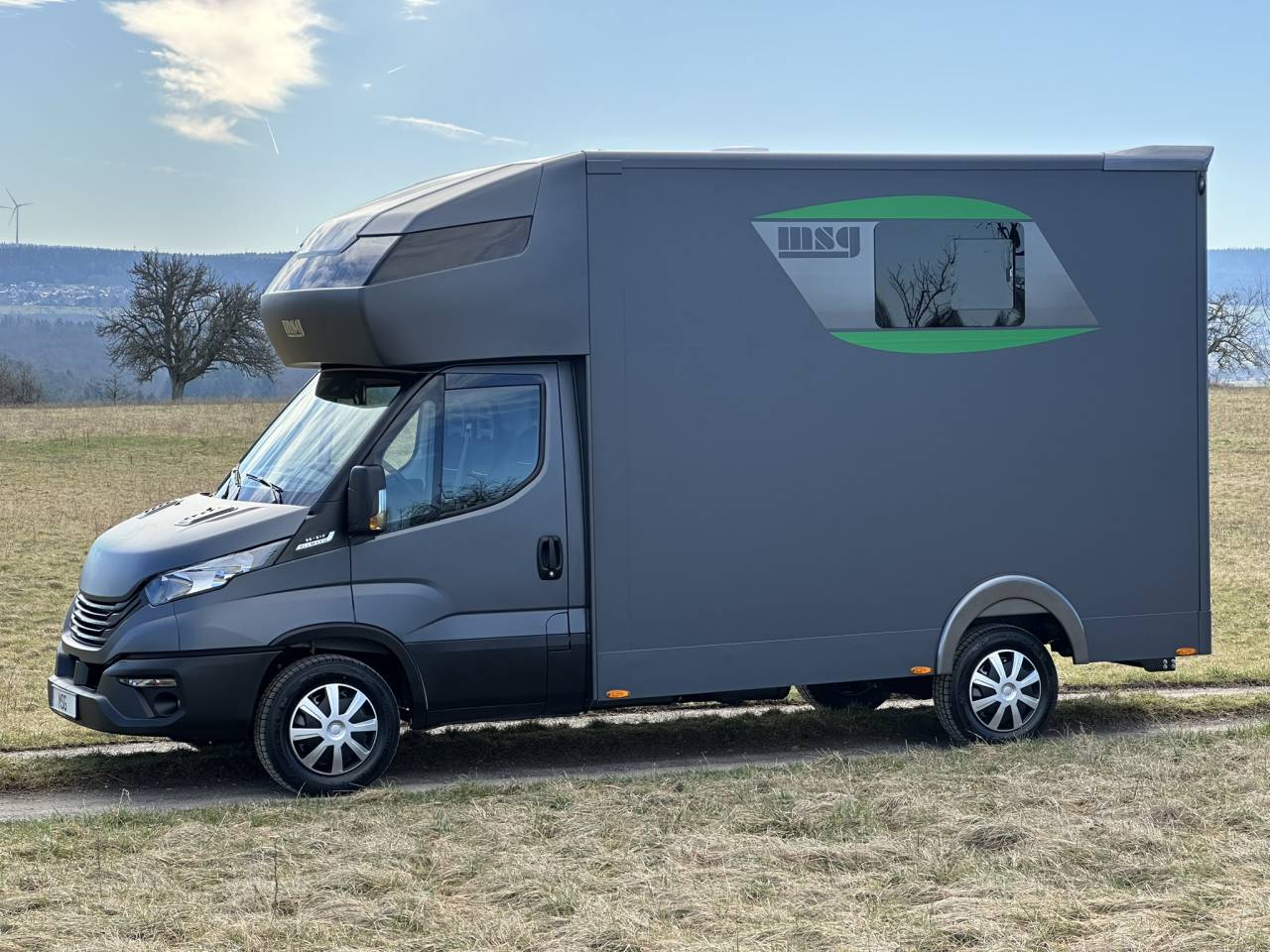 Furgoneta para caballos Iveco IVECO DAILY 35-210 HI-MATIC MSG STALLION LIGHT 2026 Nuevo