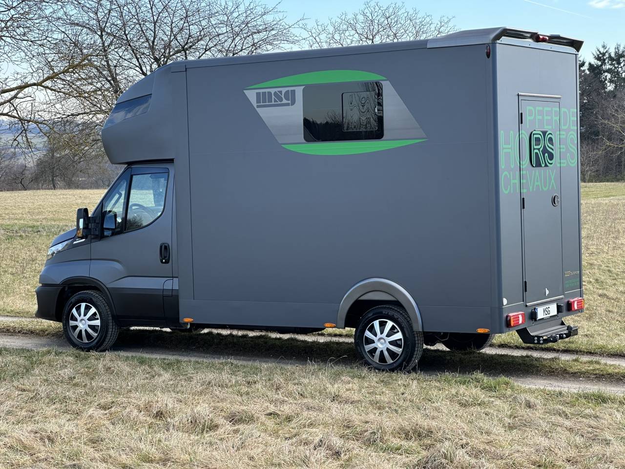 Furgoneta para caballos Iveco IVECO DAILY 35-210 HI-MATIC MSG STALLION LIGHT 2026 Nuevo