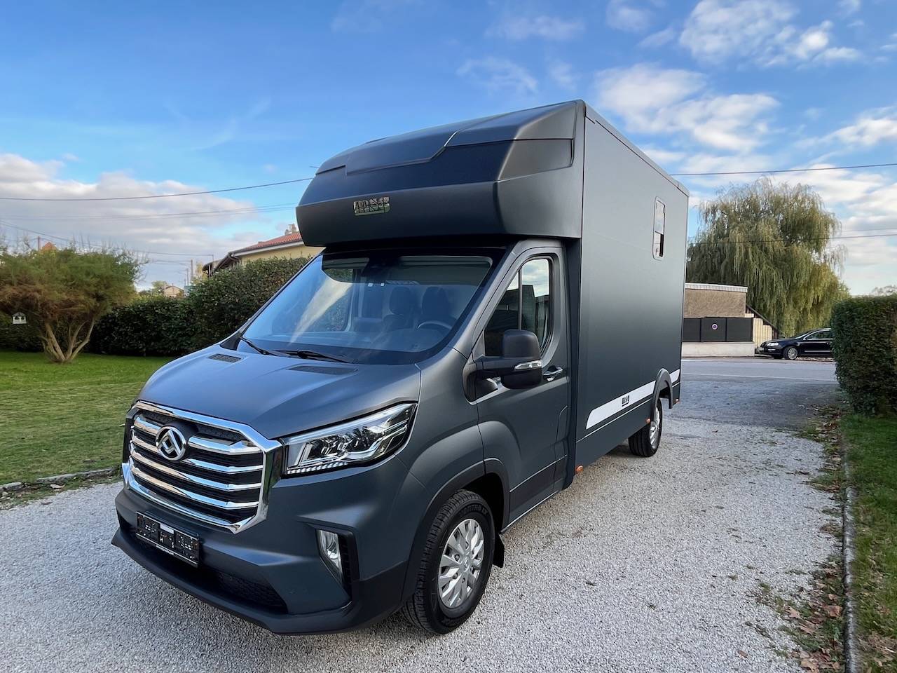 Furgoneta para caballos Otra marca MAXUS DELIVER 9 LUXURY MSG STALLION LIGHT 2025 De segunda mano