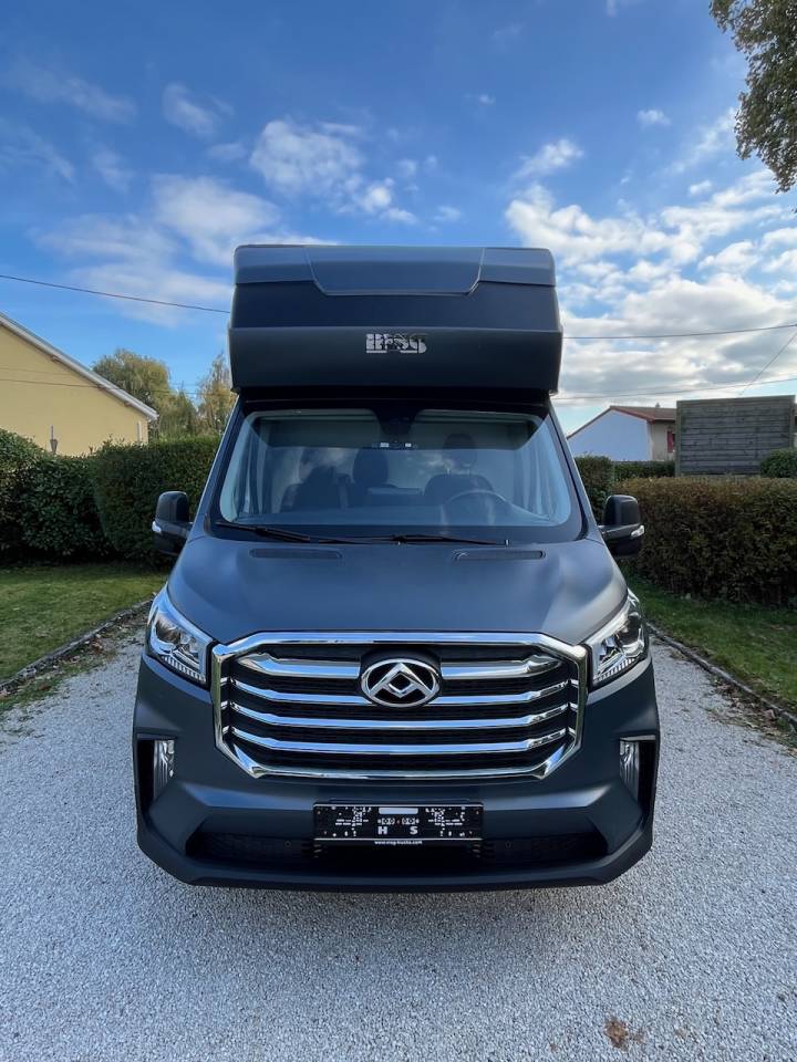 Furgoneta para caballos Otra marca MAXUS DELIVER 9 LUXURY MSG STALLION LIGHT 2025 De segunda mano