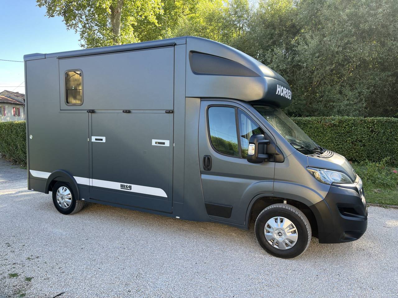 Furgoneta para caballos Peugeot PEUGEOT BOXER BLUEHDI 165 MSG STALLION LIGHT 2025 De segunda mano