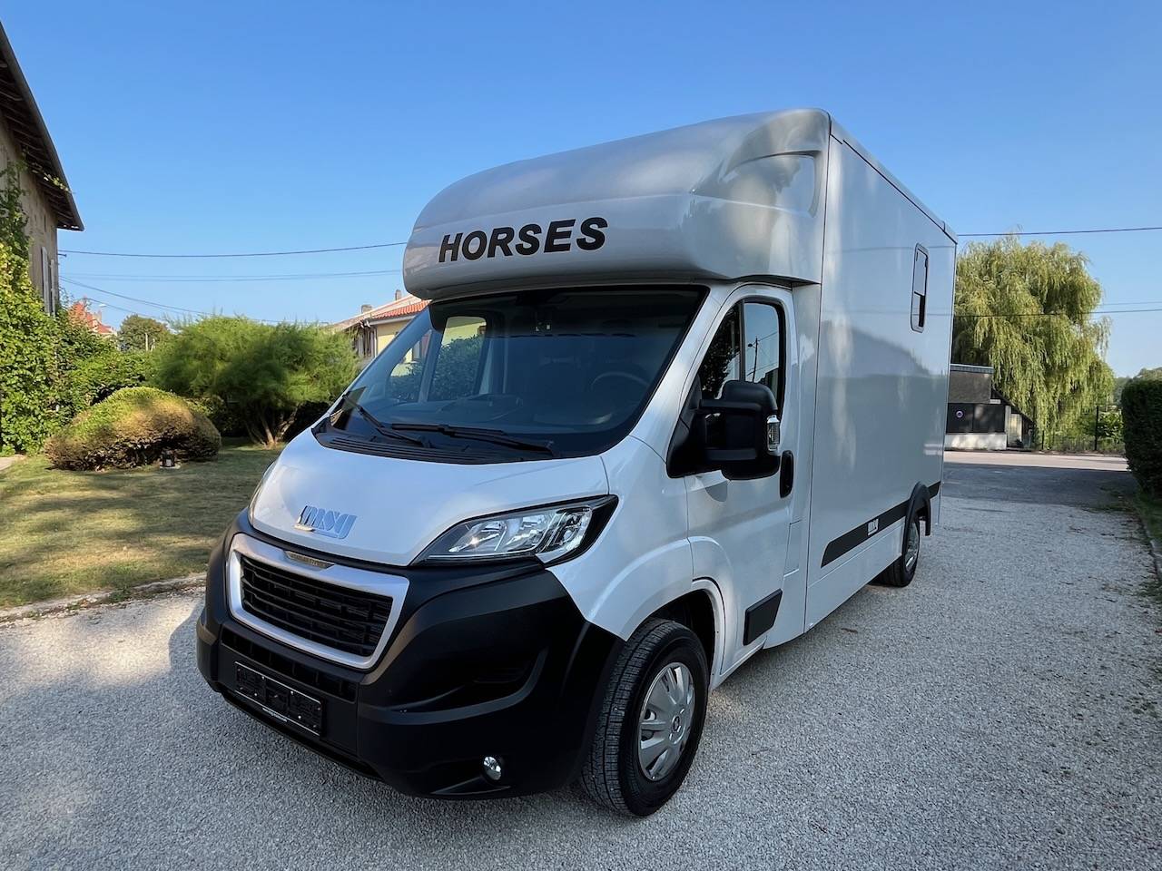 Furgoneta para caballos Peugeot PEUGEOT BOXER BLUEHDI 165 MSG STALLION LIGHT 2025 De segunda mano